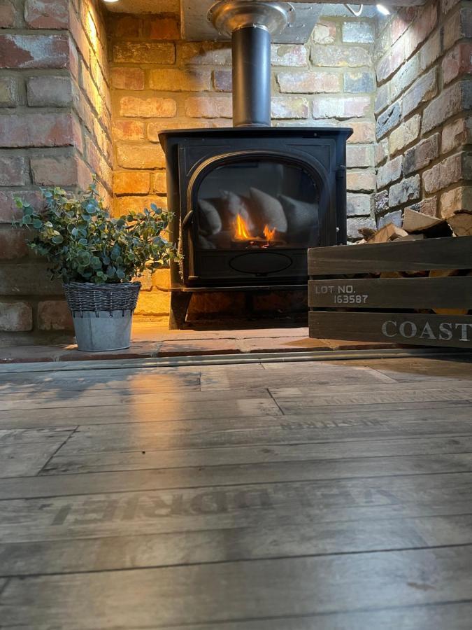 Den Of Joy Humberston Fitties Sleeps 6,Hot Tub,Log Burner Villa Cleethorpes Eksteriør bilde