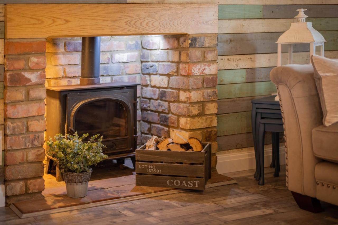 Den Of Joy Humberston Fitties Sleeps 6,Hot Tub,Log Burner Villa Cleethorpes Eksteriør bilde