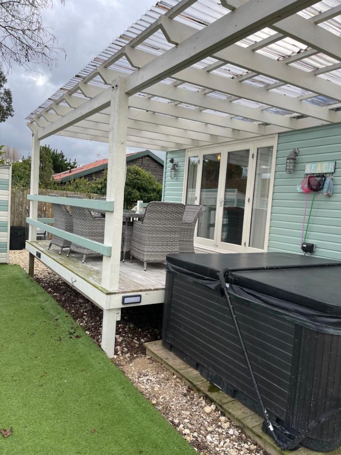 Den Of Joy Humberston Fitties Sleeps 6,Hot Tub,Log Burner Villa Cleethorpes Eksteriør bilde