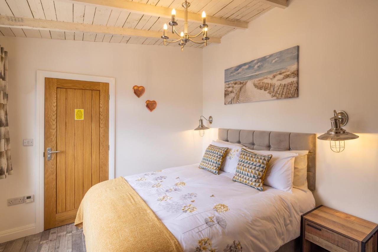 Den Of Joy Humberston Fitties Sleeps 6,Hot Tub,Log Burner Villa Cleethorpes Eksteriør bilde