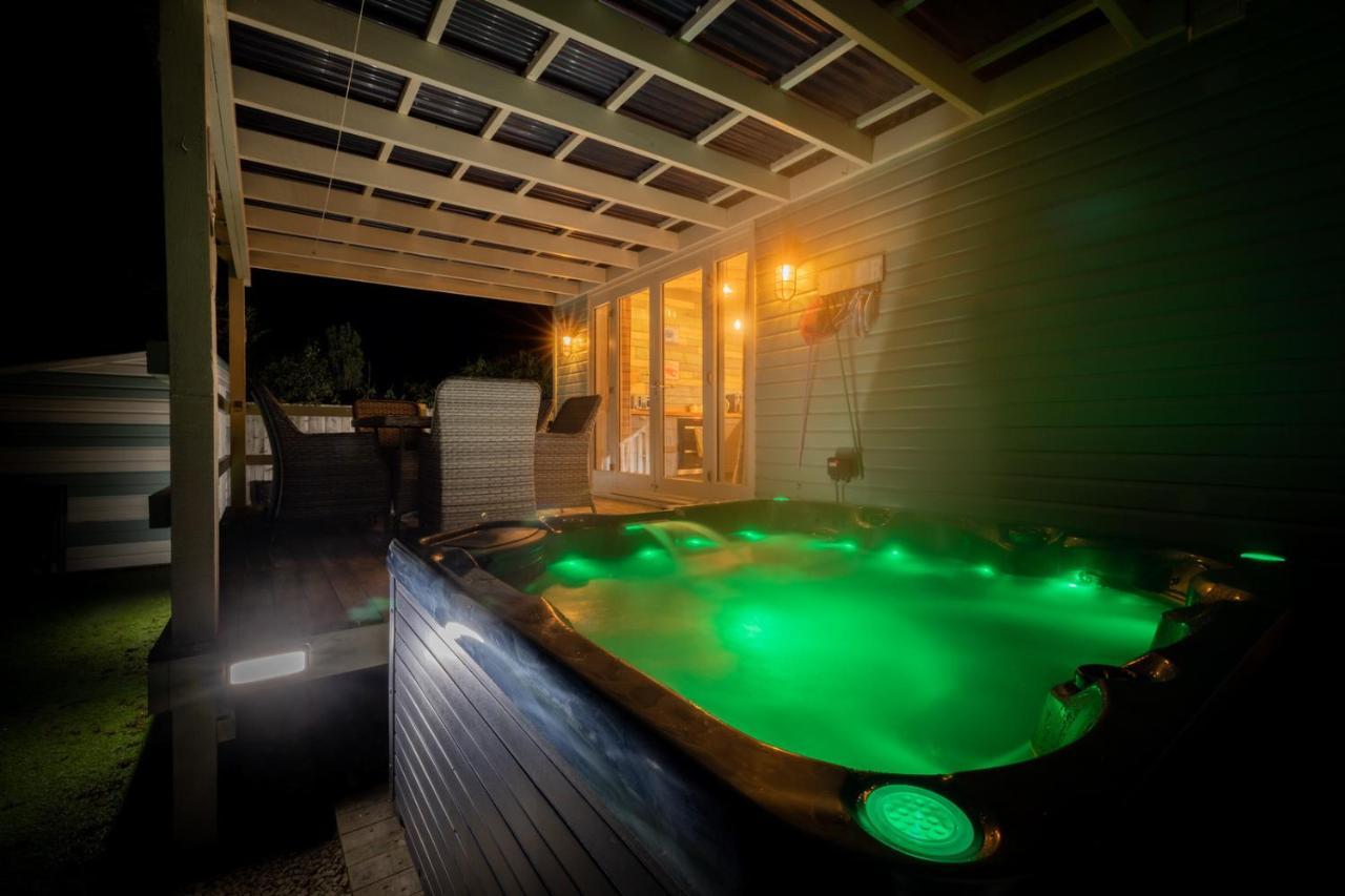 Den Of Joy Humberston Fitties Sleeps 6,Hot Tub,Log Burner Villa Cleethorpes Eksteriør bilde