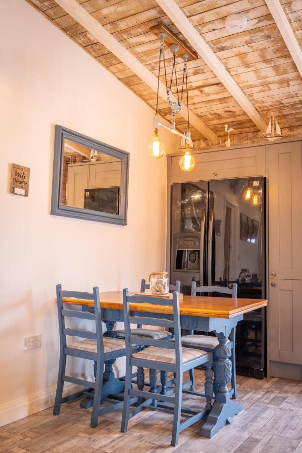Den Of Joy Humberston Fitties Sleeps 6,Hot Tub,Log Burner Villa Cleethorpes Eksteriør bilde